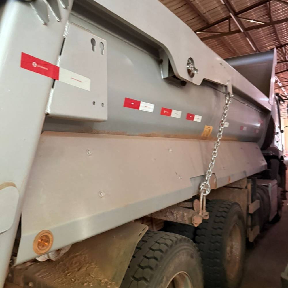 Caminhão VW 33.460 6x4 Caçamba à Venda - Imagem 10