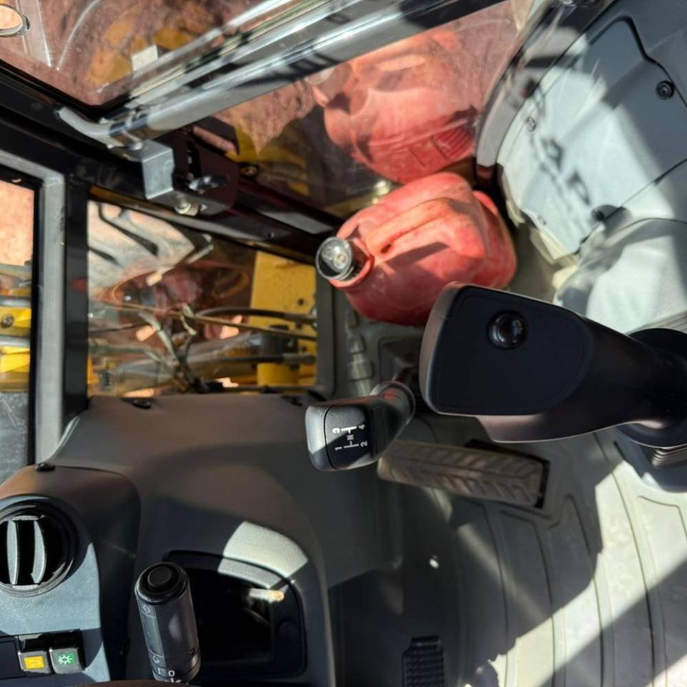 Retroescavadeira à Venda – Excelente Oportunidade! - Imagem 2