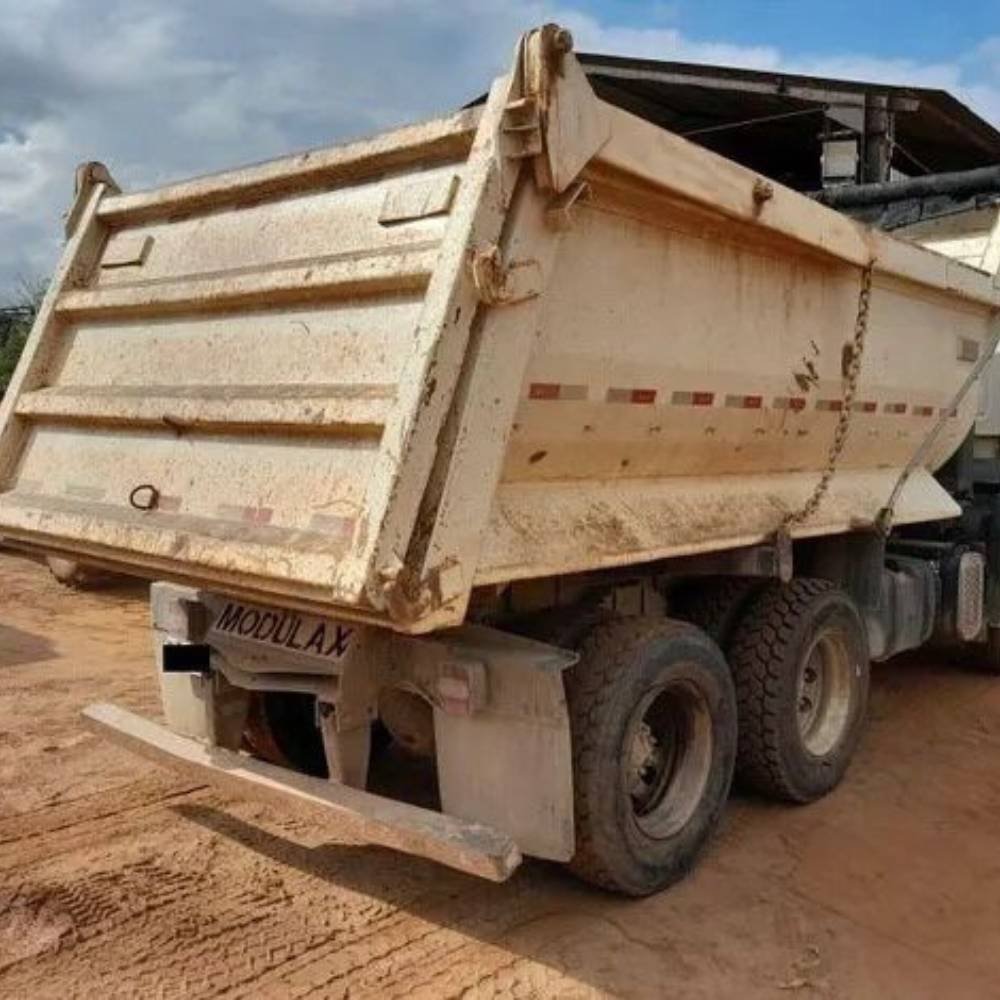 Lote com 10 Caminhões VW Constellation 31.330 6x4 – Caçamba Rocha - Imagem 2