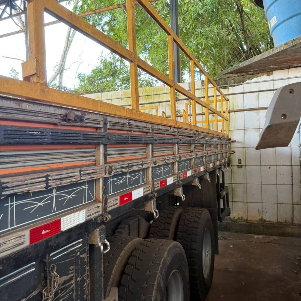 À Venda: 2 Unidades de Caminhão Ford Cargo 3131 6x4 com Munck - Imagem 2