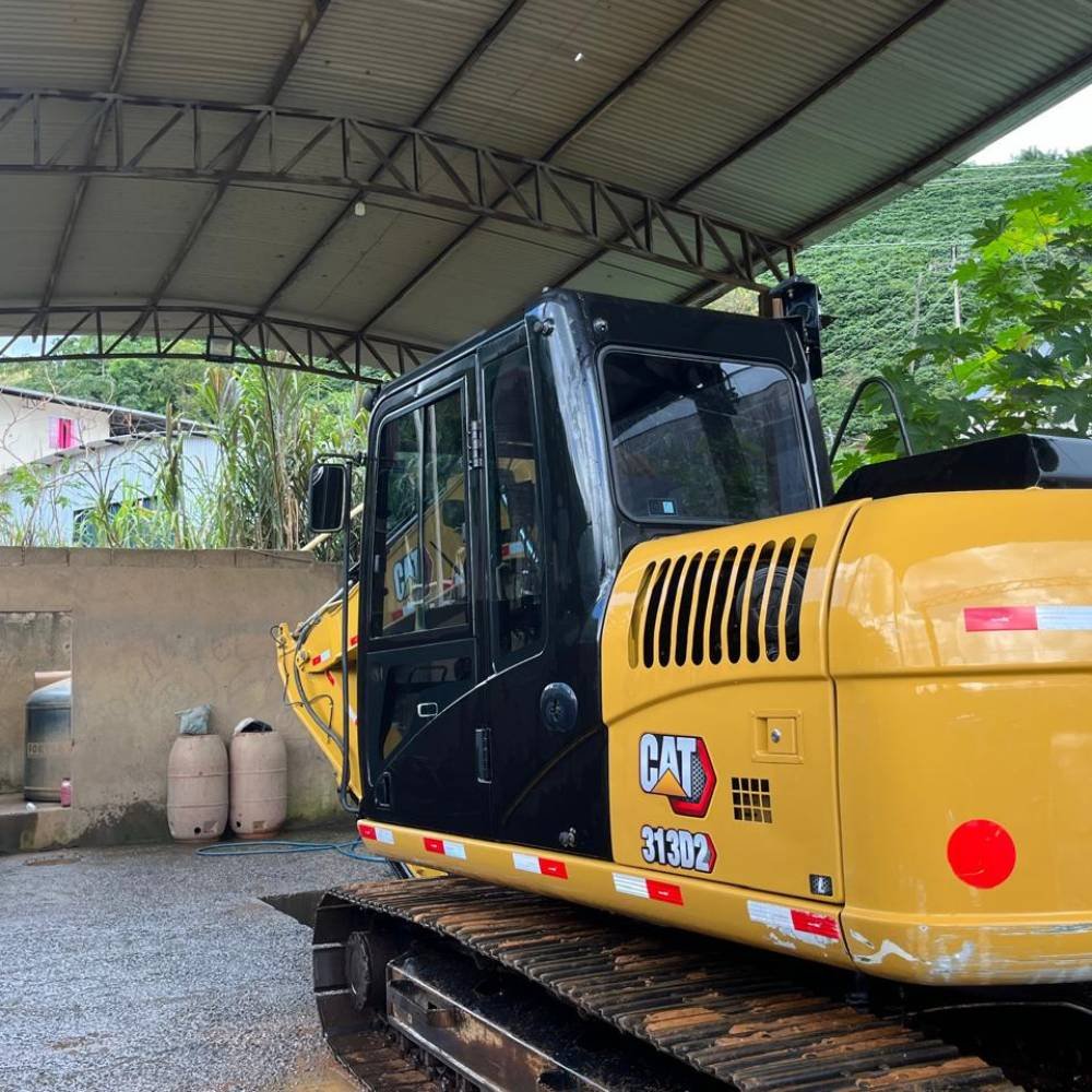À Venda: Escavadeira Caterpillar 313D2 - Imagem 2