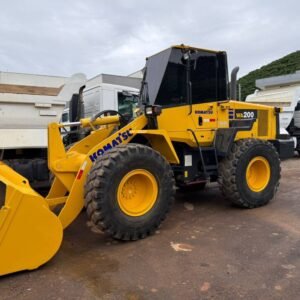 Pá Carregadeira à Venda – Pronta para Trabalhar!