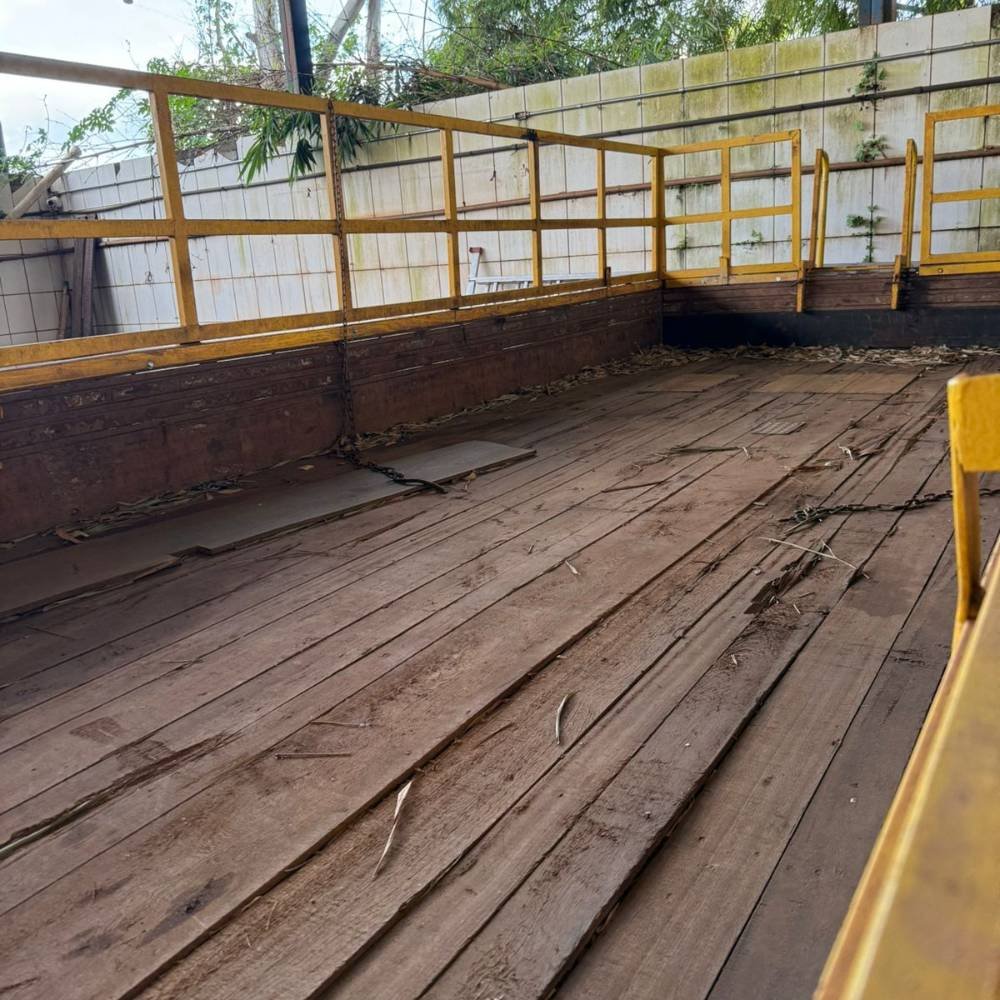 À Venda: 2 Unidades de Caminhão Ford Cargo 3131 6x4 com Munck - Imagem 3