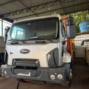 À Venda: 2 Unidades de Caminhão Ford Cargo 3131 6x4 com Munck