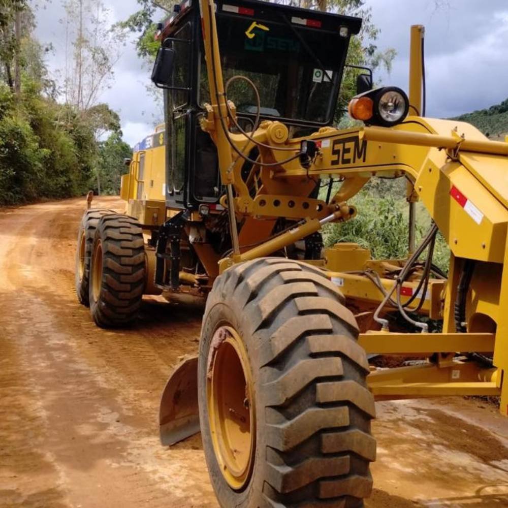 Motoniveladora à Venda - Oportunidade Imperdível!