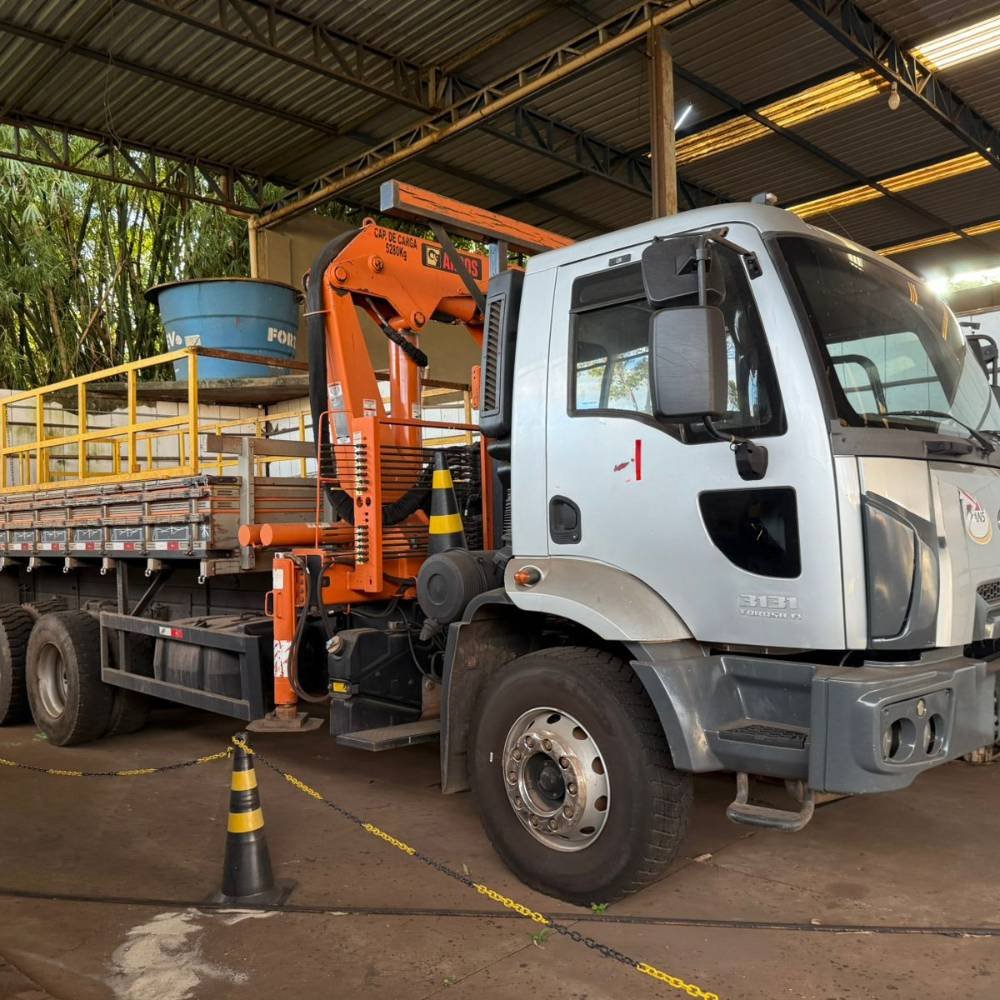 À Venda: 2 Unidades de Caminhão Ford Cargo 3131 6x4 com Munck - Imagem 5