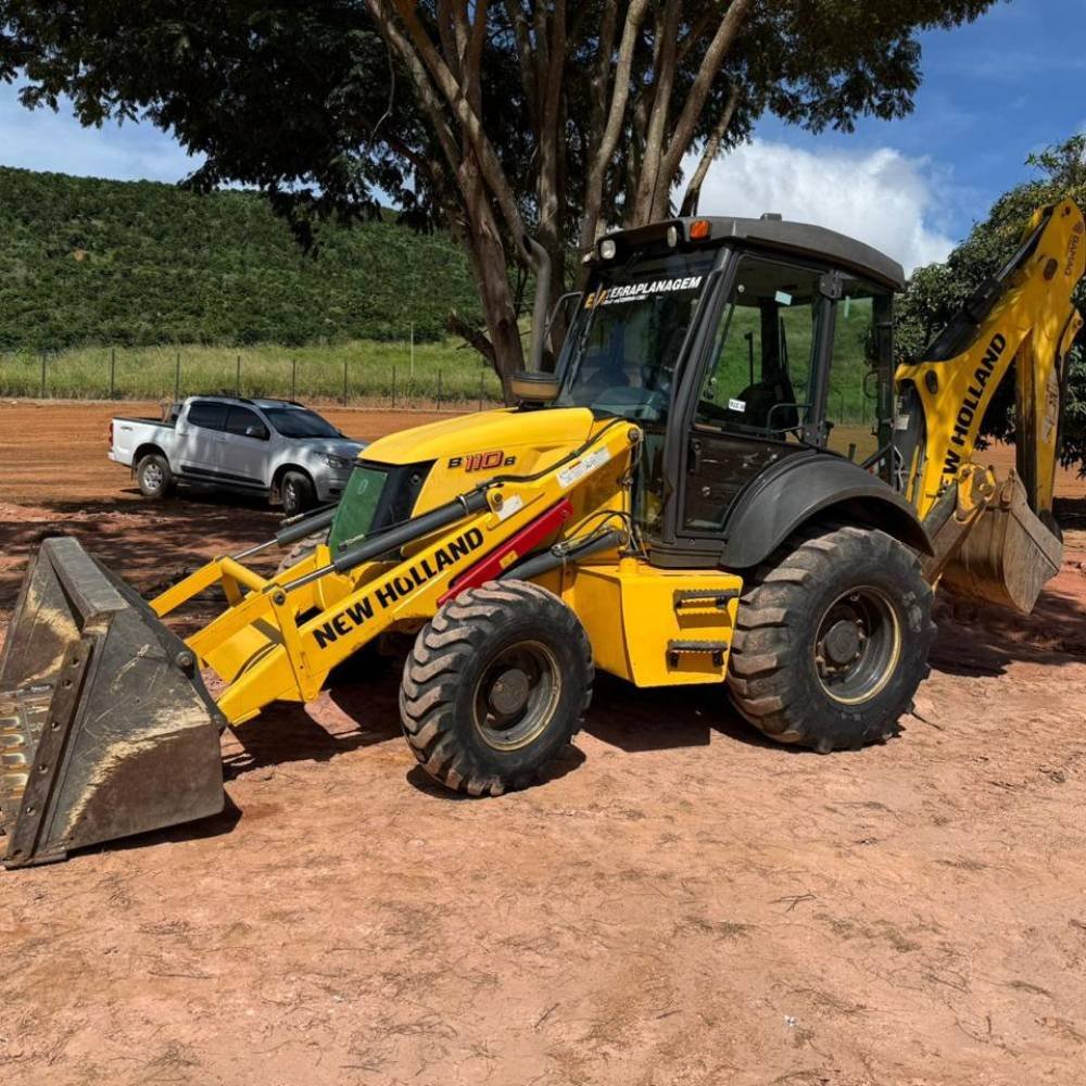 Retroescavadeira à Venda – Excelente Oportunidade!