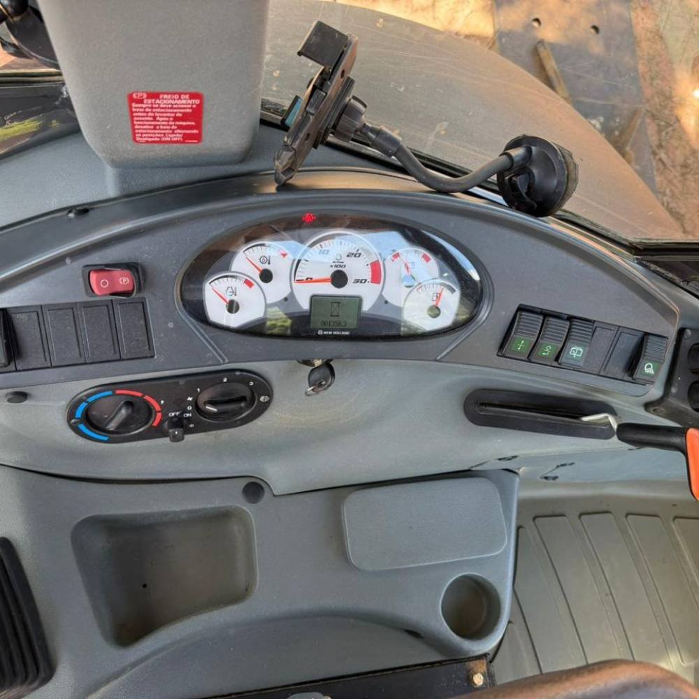 Retroescavadeira à Venda – Excelente Oportunidade! - Imagem 7