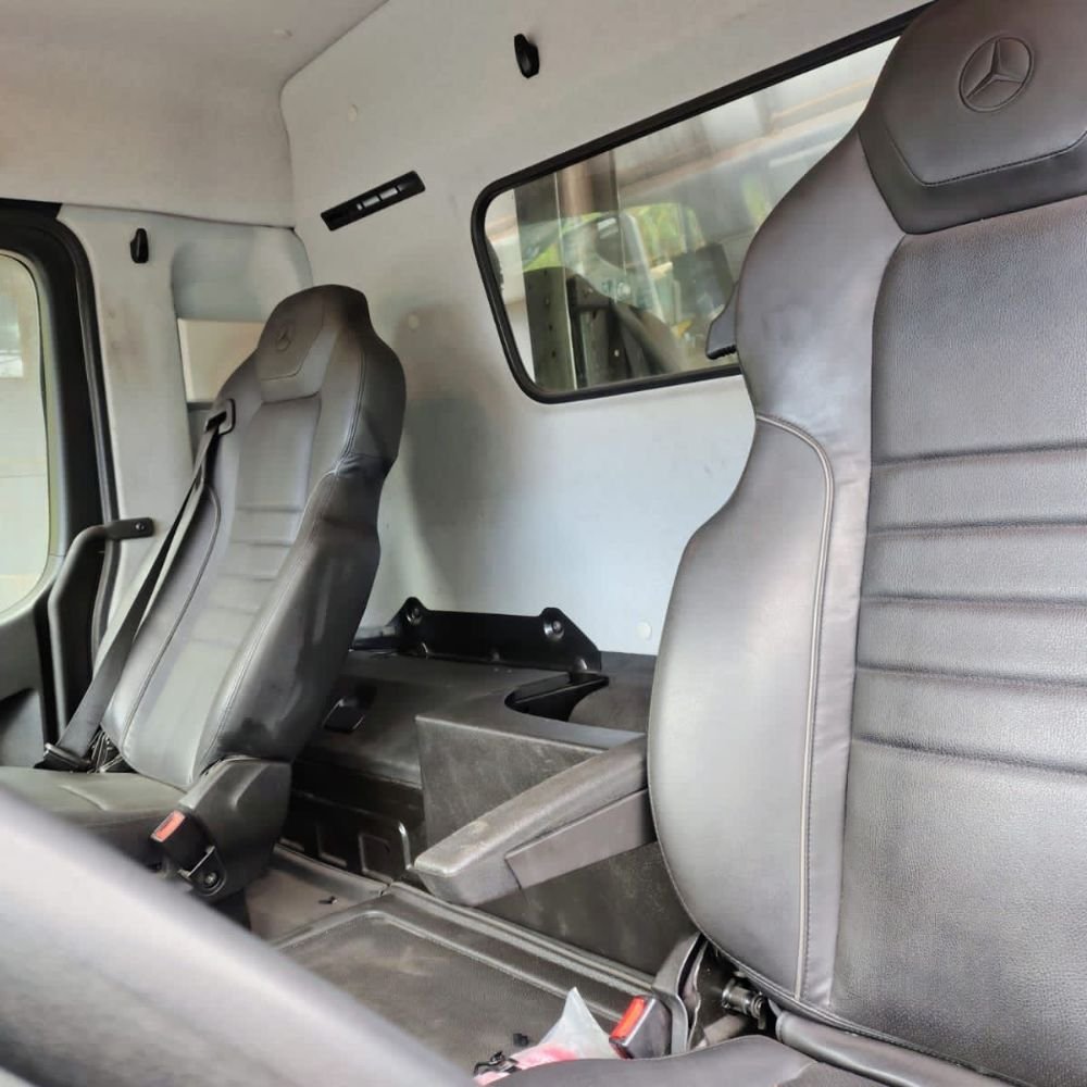 CAMINHÃO MERCEDES-BENZ AROCS 3351 6x4 – BASCULANTE ROSSETTI 16m³ - Imagem 8