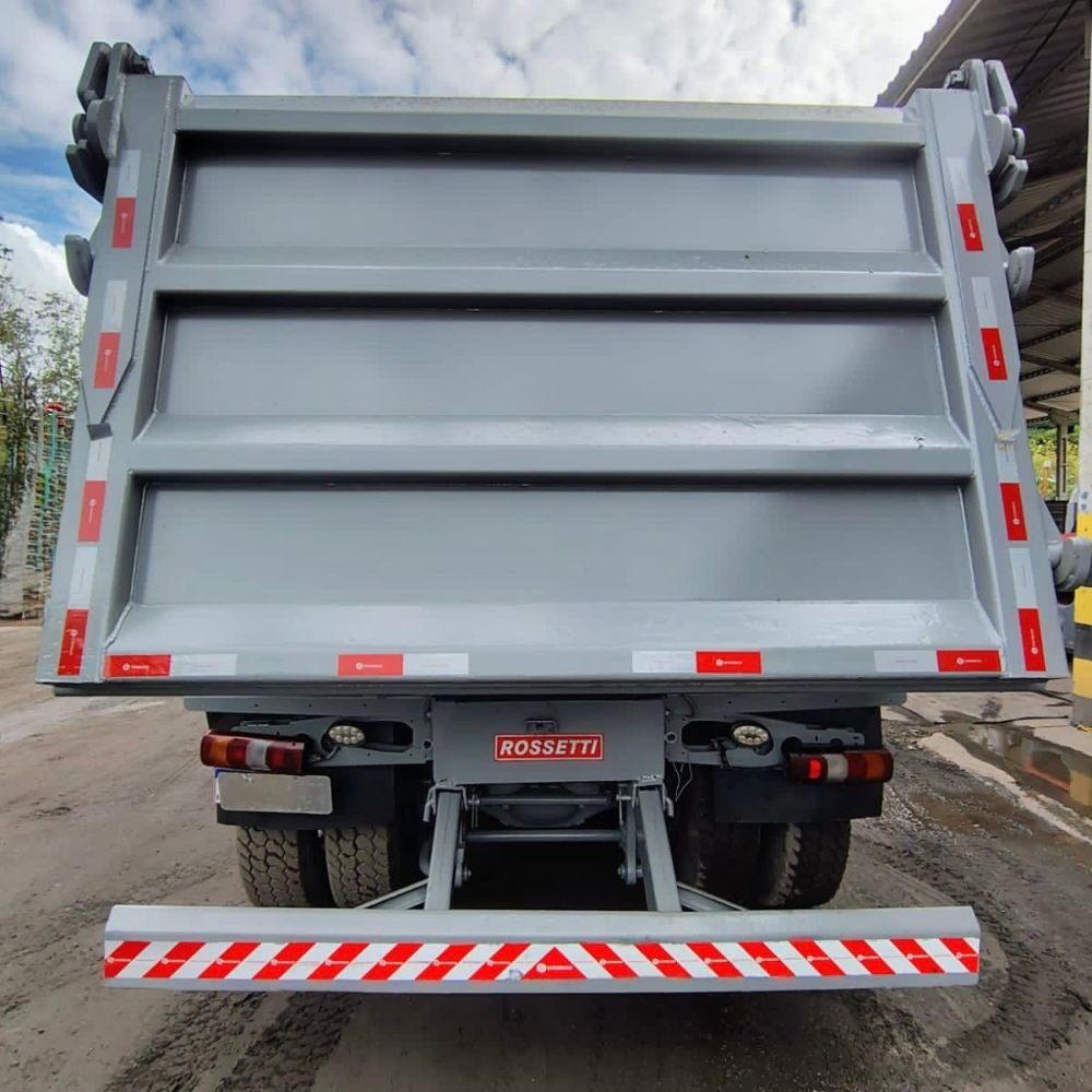 CAMINHÃO MERCEDES-BENZ AROCS 3351 6x4 – BASCULANTE ROSSETTI 16m³ - Imagem 7